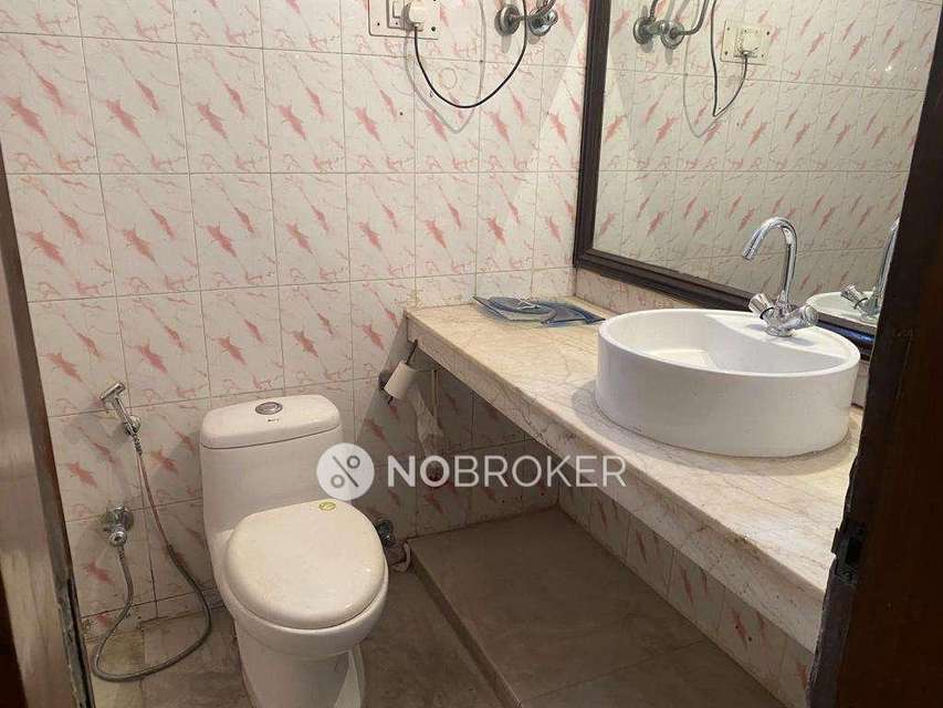 3 BHK Flat In Standalone Building  For Sale  In Siri Fort