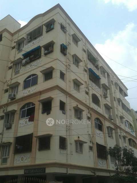 Single Room for Female In 3 BHK  In Shubhanjali Apartment In Kothapet