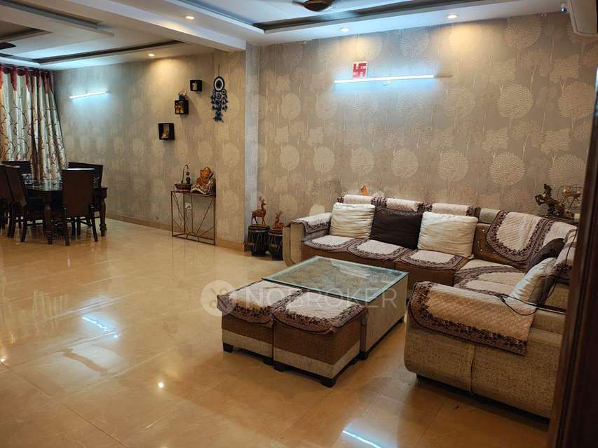 4 BHK Flat In Standalone Building  for Rent  In Sector 43