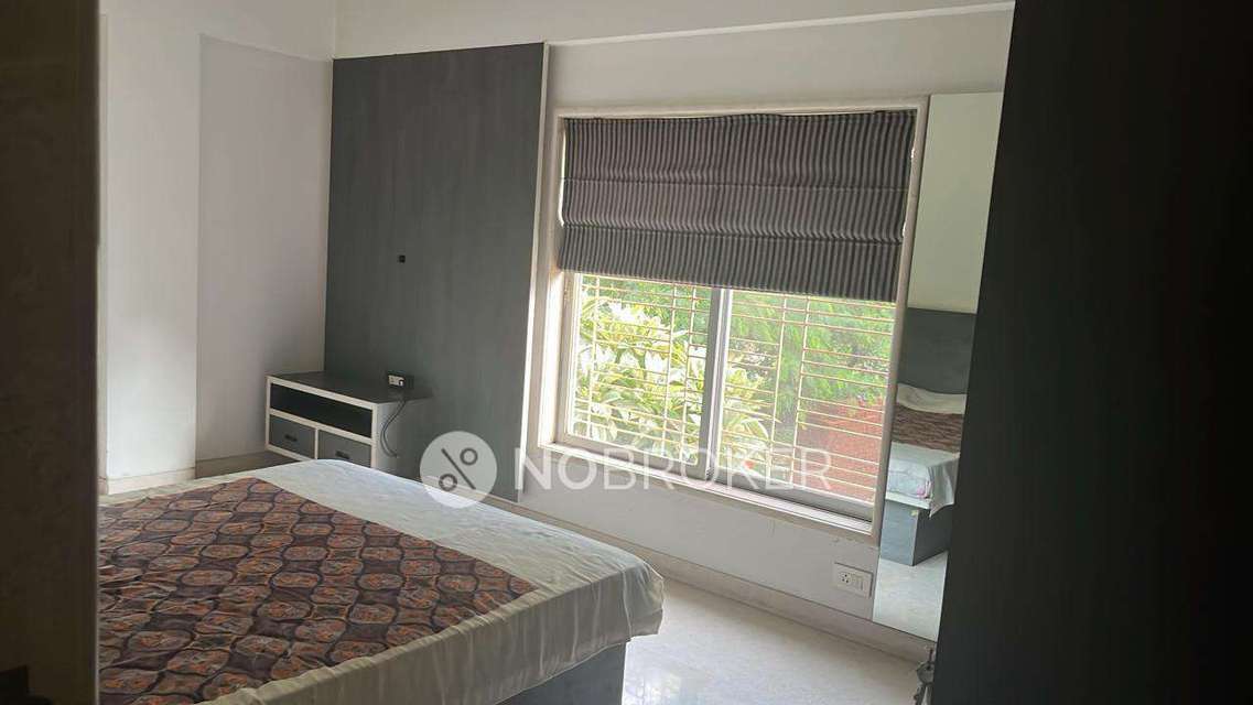 4+ BHK Flat In Apartment  For Sale  In Nibm Rd