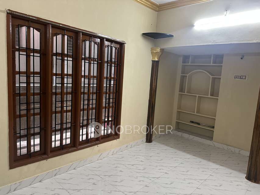 2 BHK Flat In Guru Enclave, New Perungalathur, Kasturibai Street , Near Perumal Koil for Rent  In Perungalathur