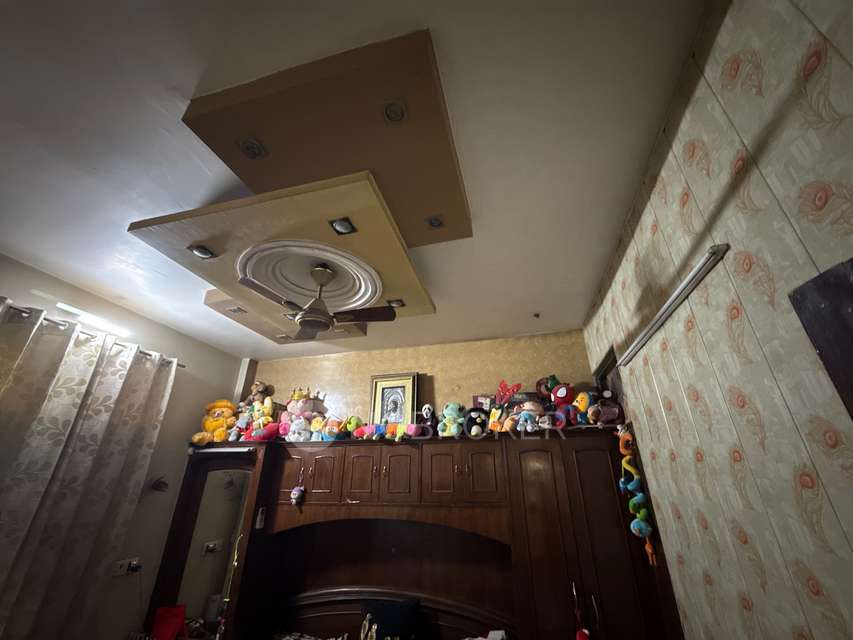 2 BHK Flat For Sale  In Vishnu Garden Part-1