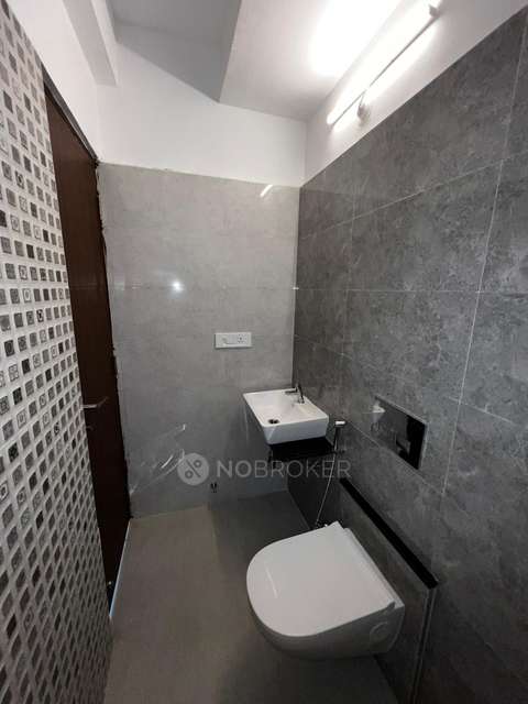 2 BHK Flat In Omkar Signet, Malad East, Mumbai For Sale  In Malad East, Mumbai