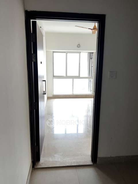 2 BHK Flat In Omkar Signet, Malad East, Mumbai For Sale  In Malad East, Mumbai