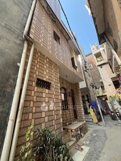 4+ BHK Flat In Standalone Buildng For Sale  In Uttam Nagar