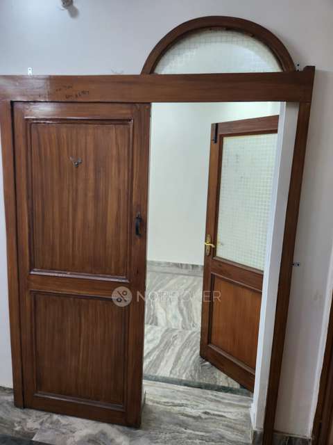 2 BHK Flat For Sale  In Geeta Colony