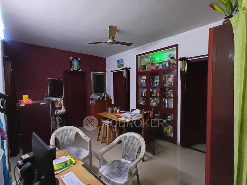 3 BHK Flat In Santha Towers, Paruthippattu For Sale  In Paruthippattu