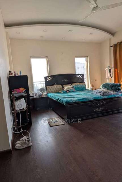 Single Room for Female In 3 BHK  In Spaze Privy 72 In Sector 72