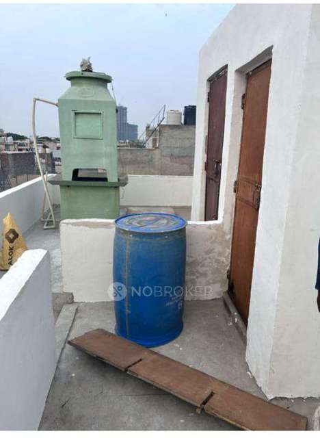 Godown/Warehouse in Anand Parbat, Delhi for Rent 