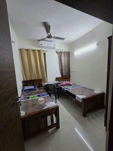 PG for Girls in Appaswamy Platina 