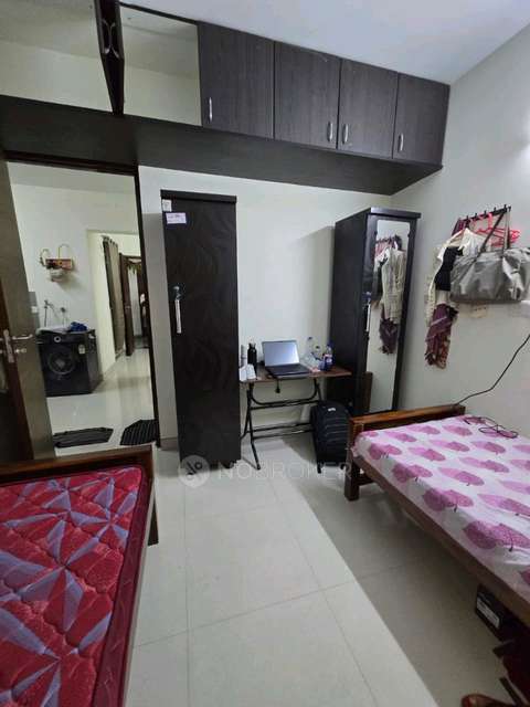 PG for Girls in Appaswamy Platina 