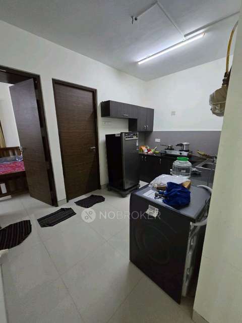 PG for Girls in Appaswamy Platina 