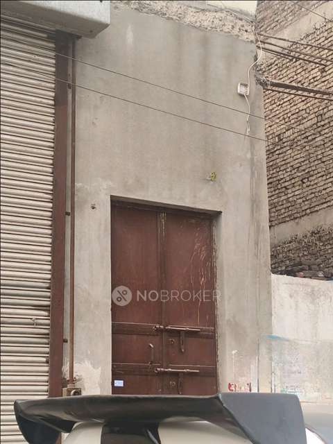 Showroom in Nangloi, Delhi for Rent 