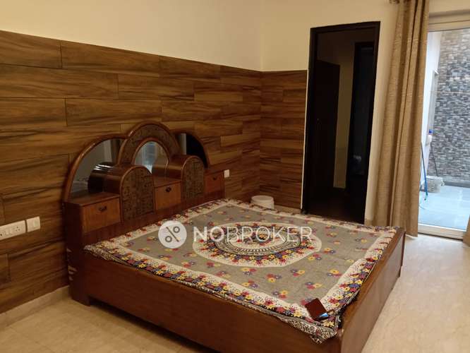 Single Room for Male In 3 BHK  In Sushant Lok