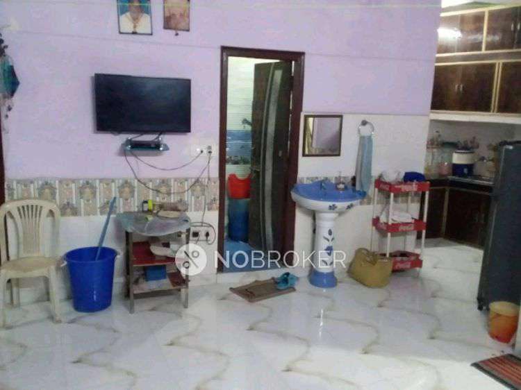 2 BHK Flat In Standalone Building  For Sale  In  Palam 