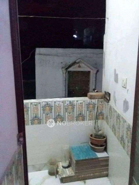 2 BHK Flat In Standalone Building  For Sale  In  Palam 