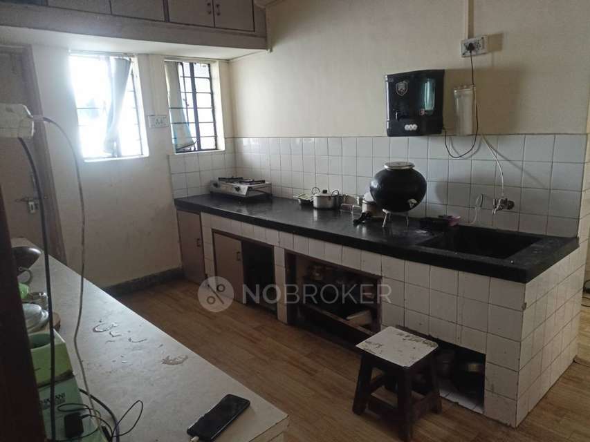 Shared Room for Male In 2 BHK  In Shukrawar Peth