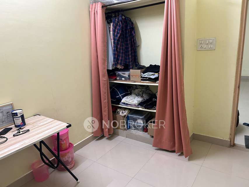Single Room for Male In 3 BHK  In Srinivasam Apartment , Kondapur In Kondapur