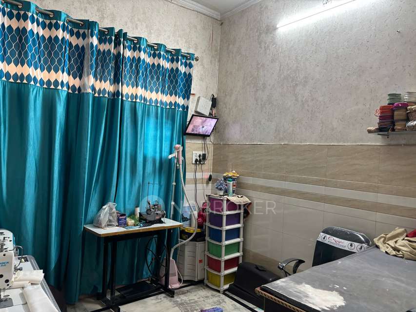 4+ BHK Flat For Sale  In Kirari Suleman Nagar