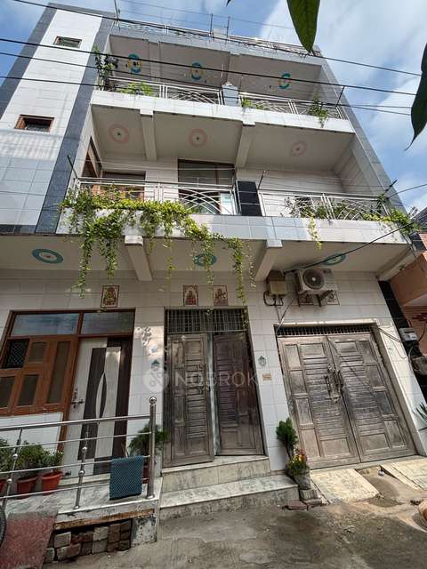 4+ BHK Flat For Sale  In Kirari Suleman Nagar