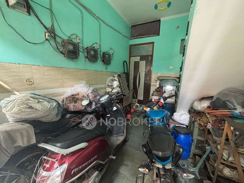 4+ BHK Flat For Sale  In Kirari Suleman Nagar
