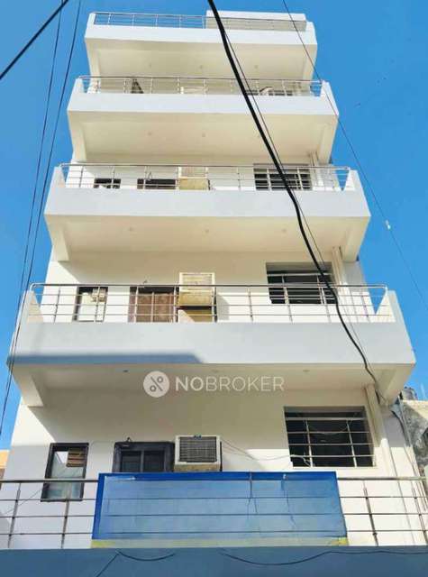1 RK Flat In Standalone for Rent  In  Sector 38,