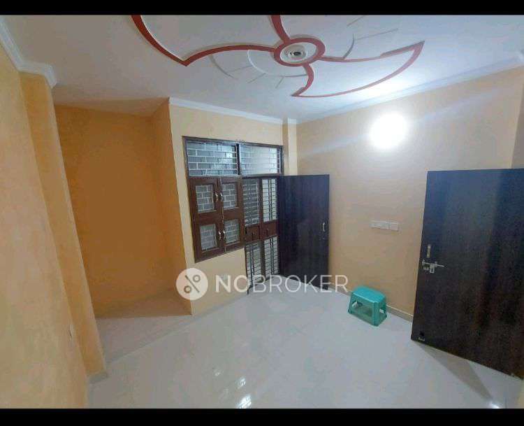4 BHK Flat for Rent  In East Vinod Nagar