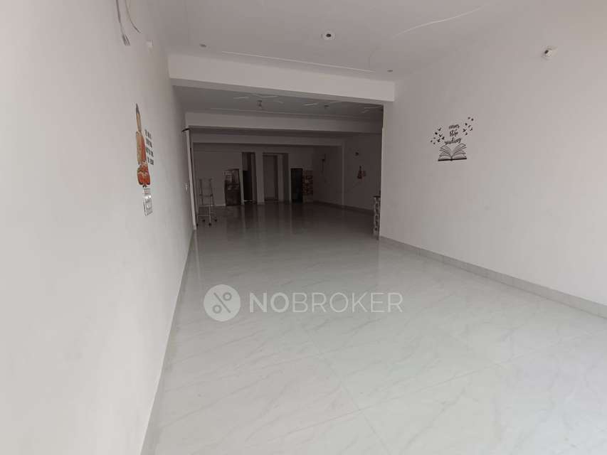 Showroom in Najafgarh, Delhi for Rent 