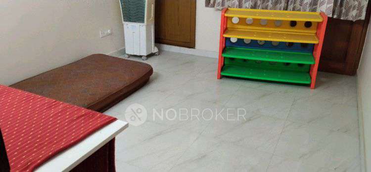 Single Room for Female In 3 BHK  In Sector 12