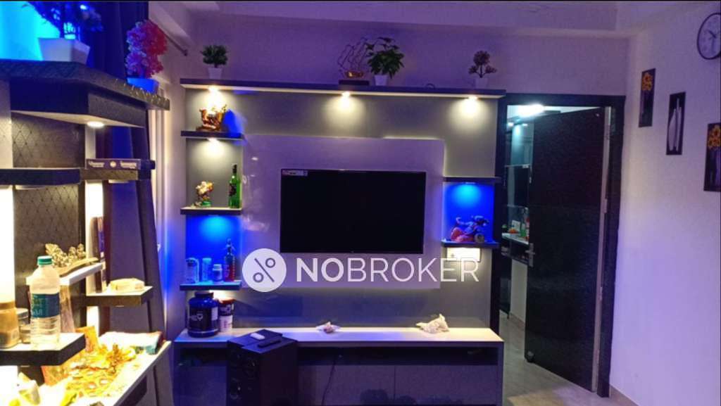 2 BHK Flat In Gaur City 7th Avenue For Sale  In Gaur City 