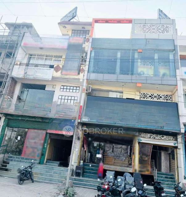 Restaurant/Cafe in Gaurcity, Greater Noida for Rent 