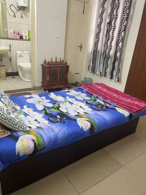 Single Room for Female In 4 BHK  In Awho Complex In  Kadugodi, Bangalore