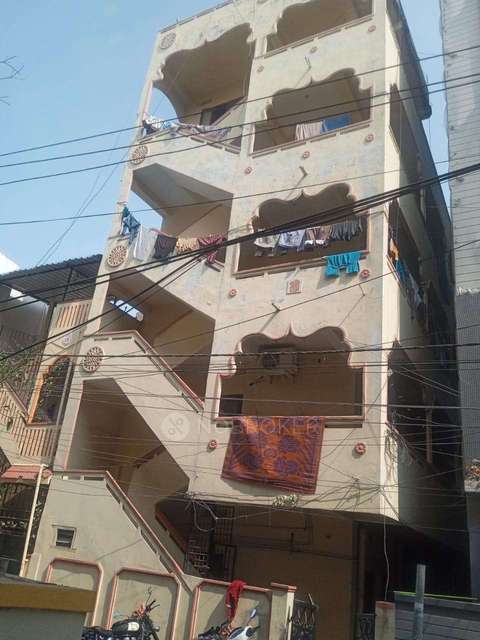 4+ BHK Flat For Sale  In Kukatpally