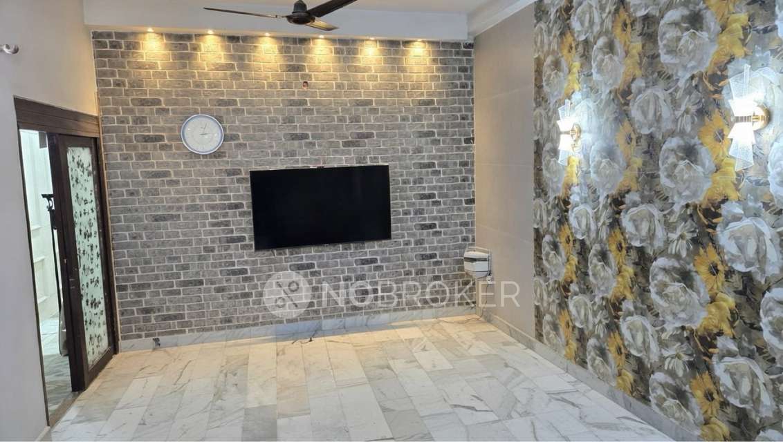 2 BHK Flat For Sale  In New Krishna Park, Vikas Puri