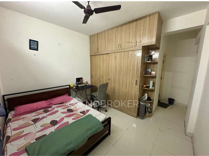 Single Room for Male In 3 BHK  In Ds Max Starline In  Electronic City
