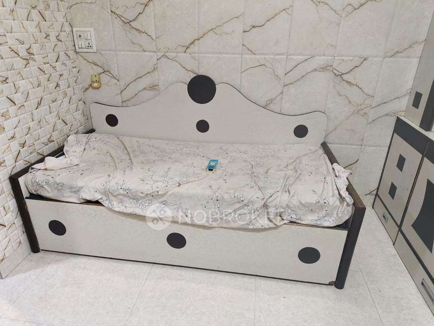 1 RK Flat In Subhadra Niwas, Worli for Rent  In Subhadra Niwas, Opp. Shiv Sena, Worli Village, Koliwada, Worli, Mumbai, Maharashtra 400030, India