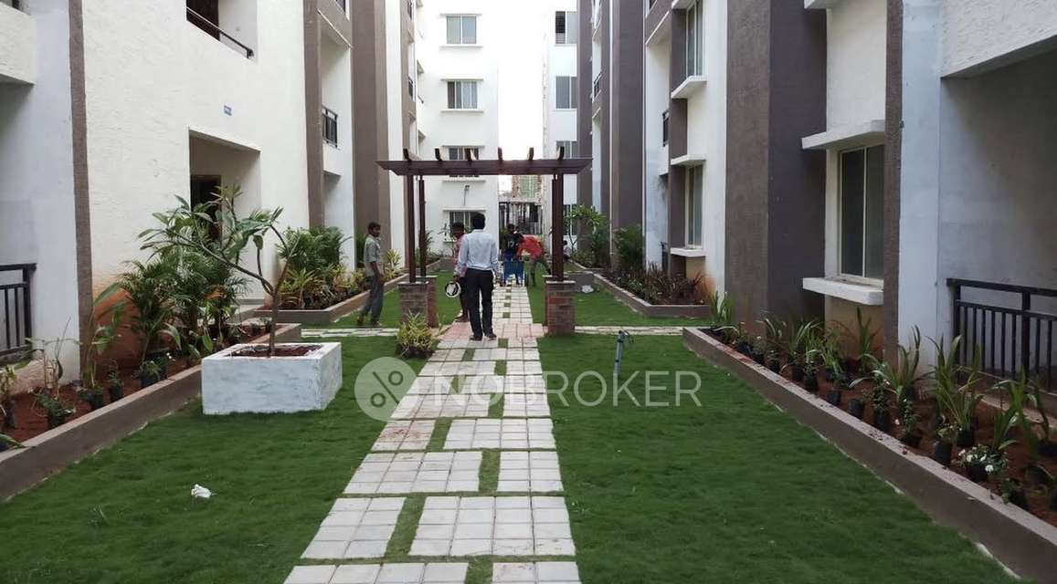 Single Room for Male In 3 BHK  In Innovative Oak Garden In Kadubesanhalli