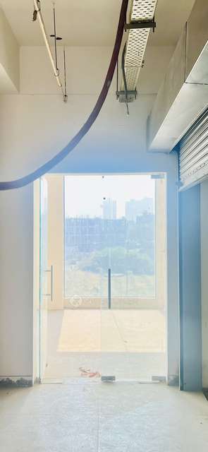 Shop in Sector 43, Noida for Rent 