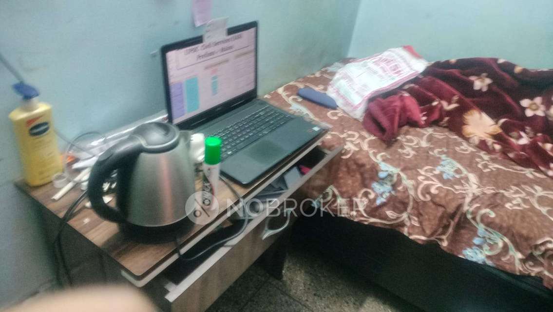 Shared Room for Male In 3 BHK  In Rajinder Nagar,