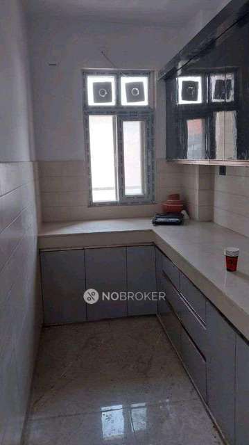 3 BHK Flat In Vishwas Nagar For Sale  In Vishwas Nagar, Shahdara