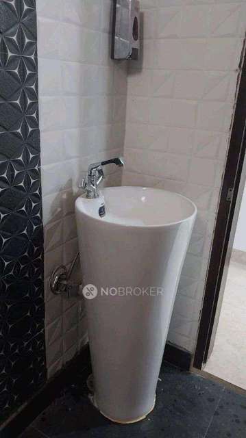 3 BHK Flat In Vishwas Nagar For Sale  In Vishwas Nagar, Shahdara