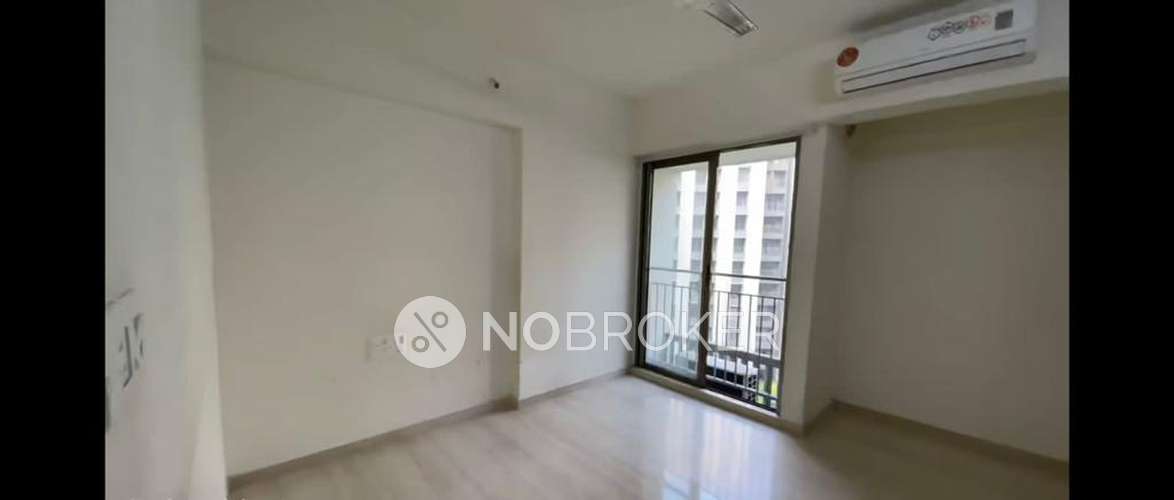 2 BHK Flat In Mahalaxmi Tower, D.n.nagar, Andheri West For Sale  In Mahalaxmi Towers