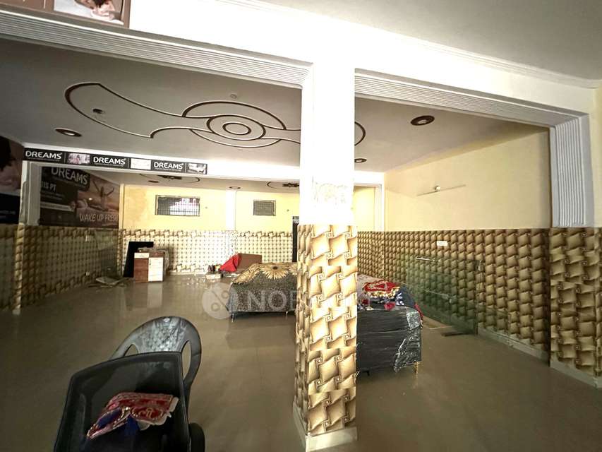 Shop in Gaur City 2, Ghaziabad for Rent 
