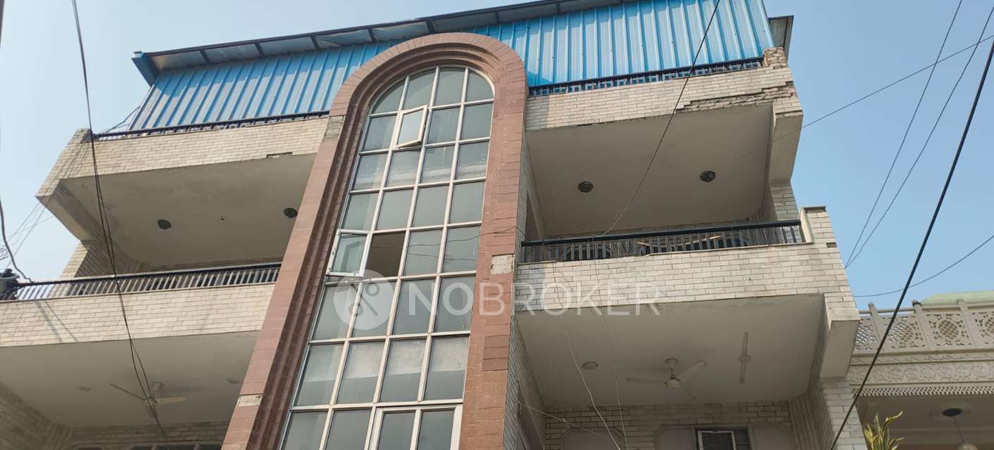 PG for Boys in Azadpur