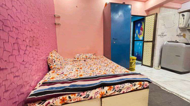 Shared Room for Male In 1 BHK  In Csr Complex In Malad West