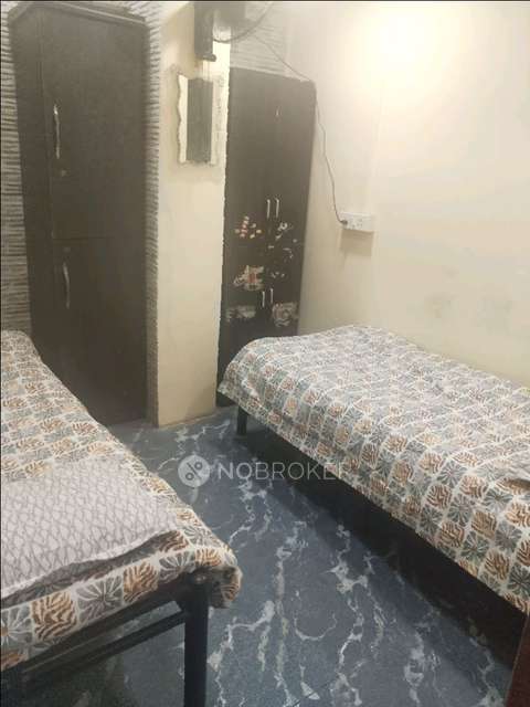 PG for Girls in Sector 4