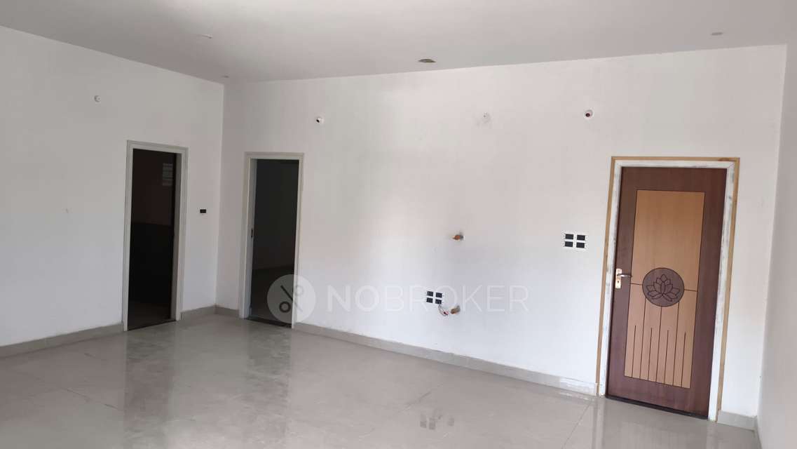 4+ BHK Flat For Sale  In Jakkuru