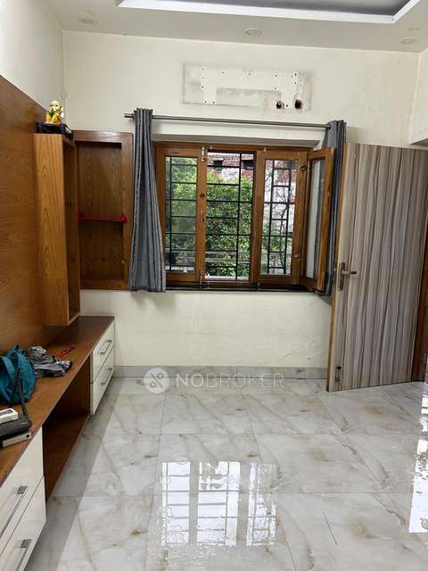 2 BHK Flat In Dda Mig Flats , Shahdara For Sale  In Shahdara