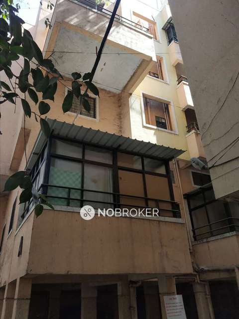 Shared Room for Female In 2 BHK  In Standalone In Unity Complex,  Near Suyog Magal Karyalay, Shaniwar Peth, 