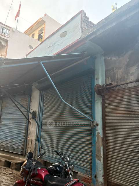 Shop in Main Bazar, Gurgaon for sale 
